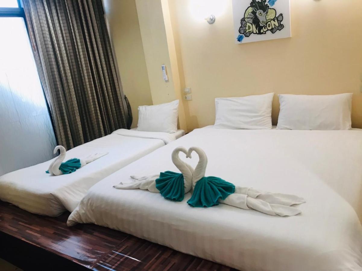 Happy Holidays Hotel Patong 外观 照片