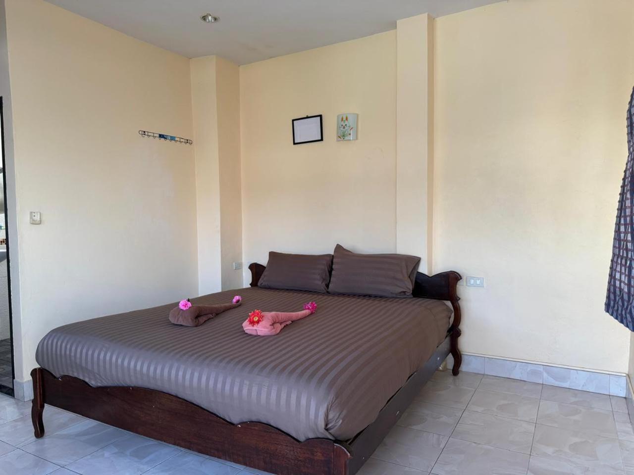 Happy Holidays Hotel Patong 外观 照片